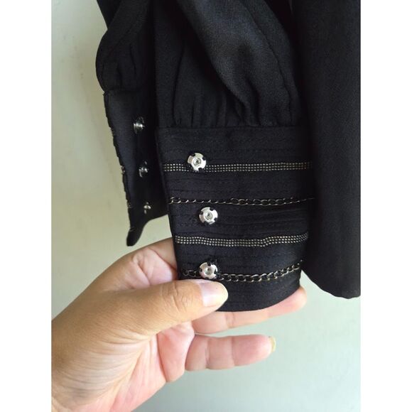 Chico's Women Black w/Silver Chain Details V-Neck Boxy Blouse size 2 or US 14 - Picture 6 of 7